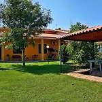 Memo's Casa de hóspedes 4*